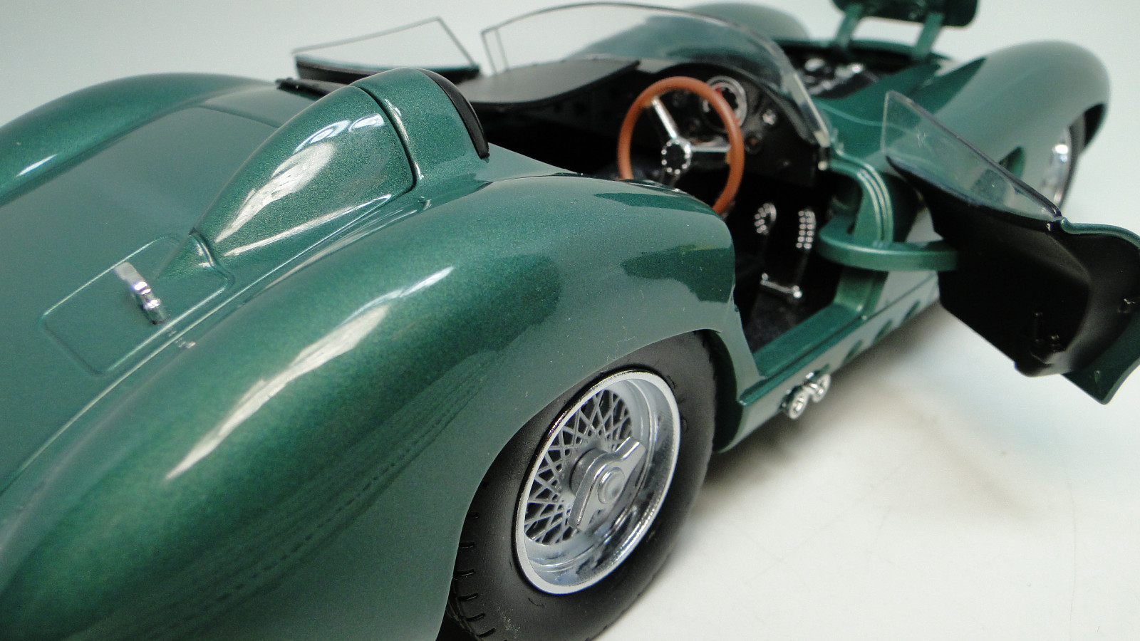 1:18 24 Le Mans Race Car 12 Racing Racer Carousel SLR Metal Diecast Model