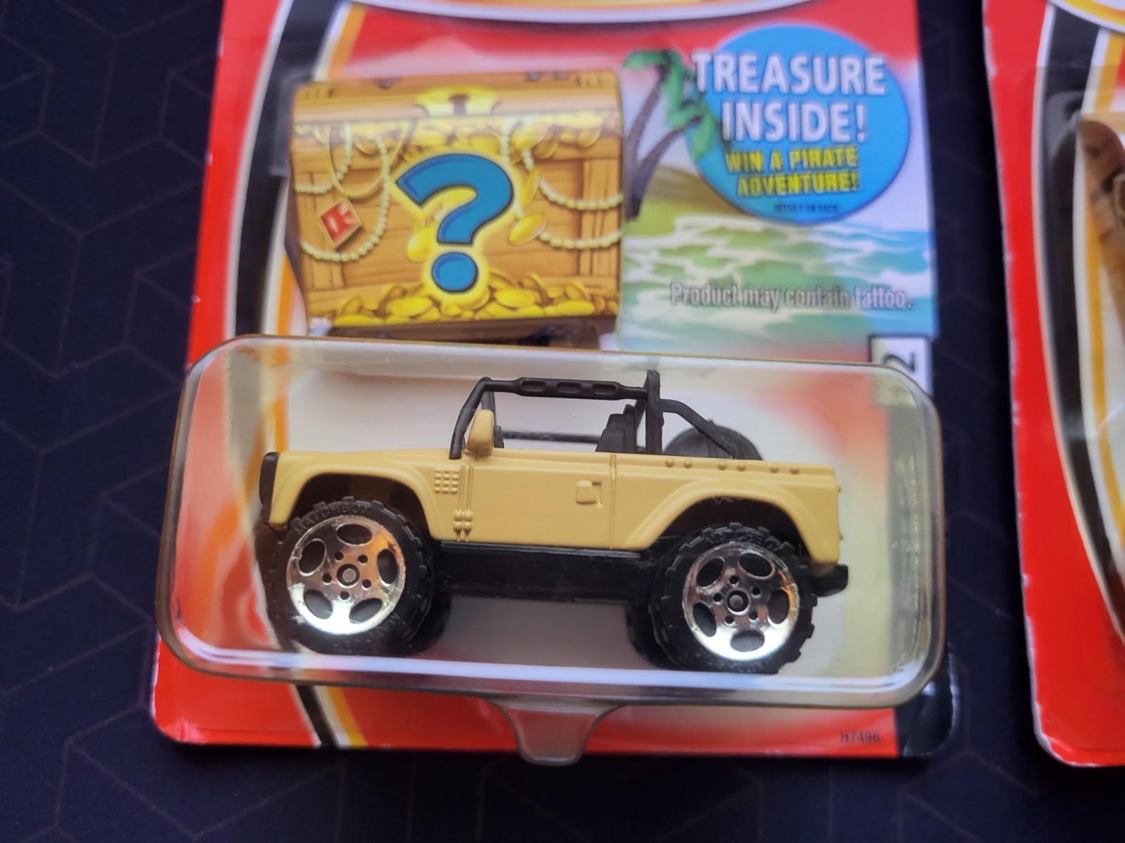 Matchbox Treasure Chest Land Rover SVX Tan #12 / Black #52 SUV (✔️Lot of 2)