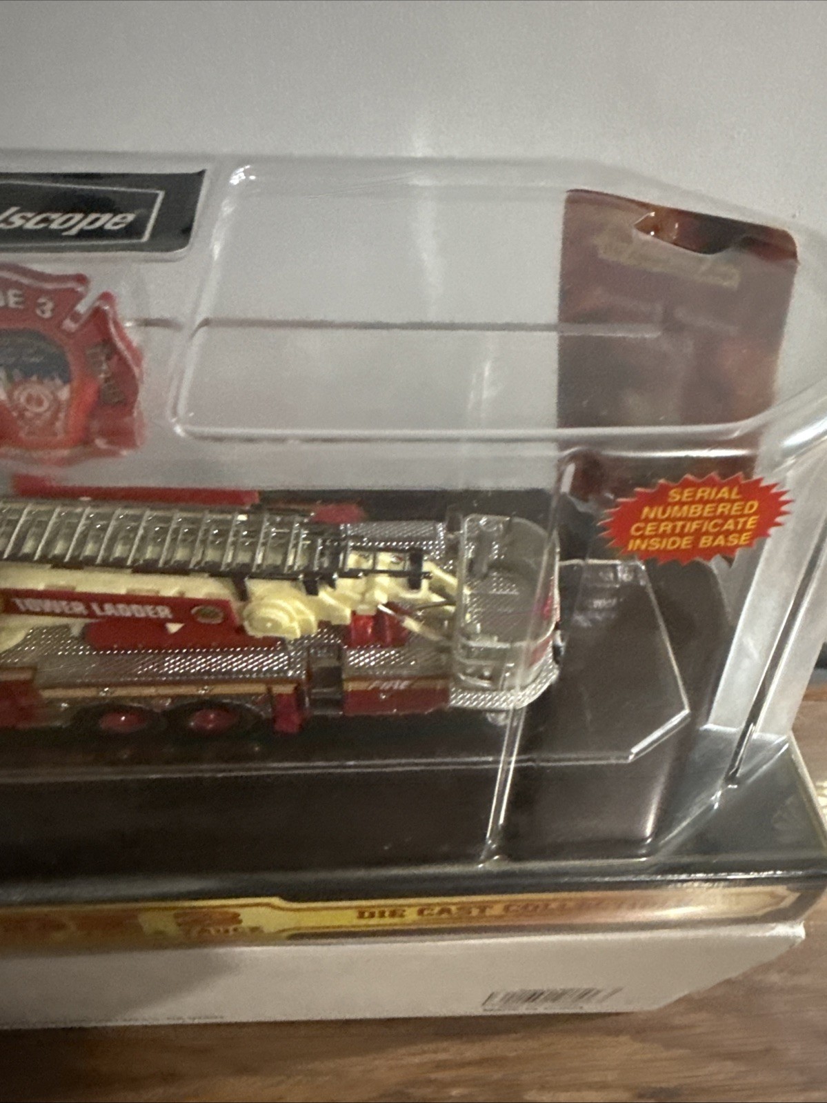 Code 3 Collectibles FDNY Aerialscope Tower Ladder 124 #12735 1/64 Fire Truck New