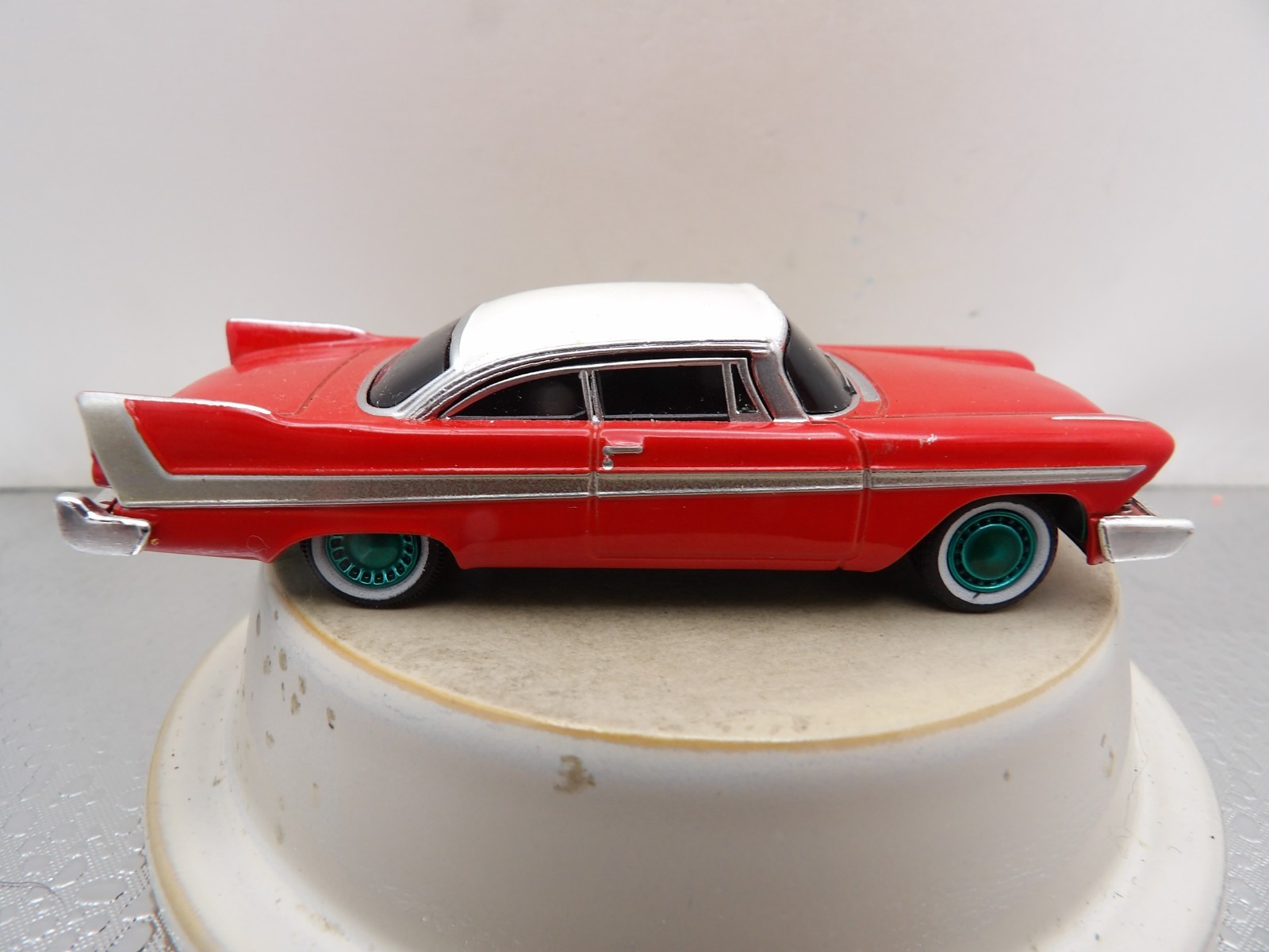 CHRISTINE GREEN MACHINE 1958 PLYMOUTH FURY GREENLIGHT HOLLYWOOD SERIES 1:64
