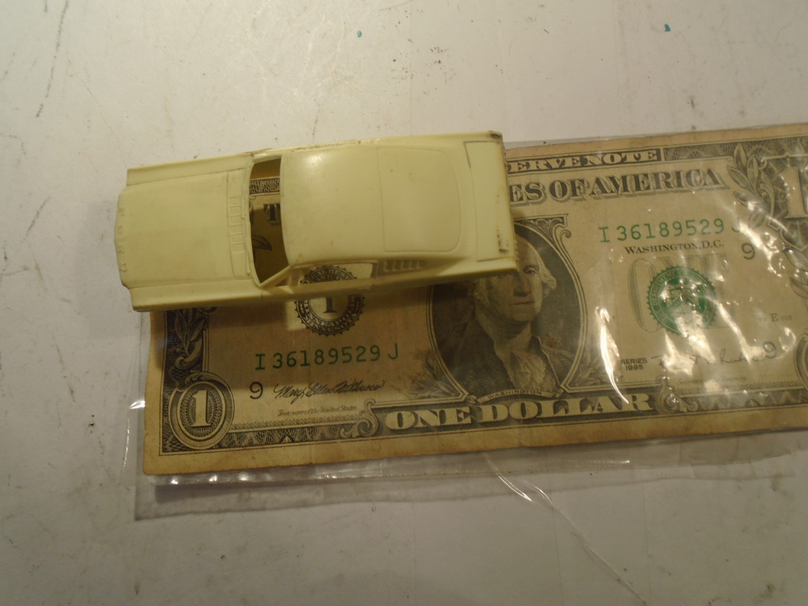 F & F MOLD & DIE WIOK PLASTIC 1/64 SCAKE PLASTIC1966 MUSTANG FASTBACK 1-185-1