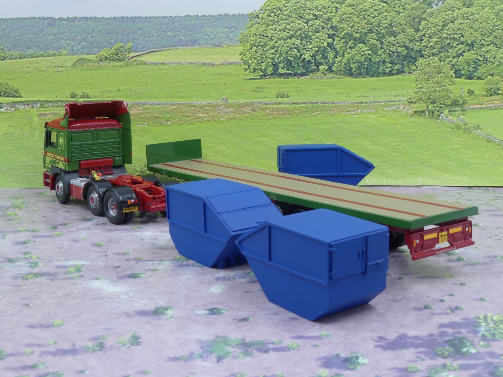 Corgi CC12013 MAN Flatbed & Skips – Matlock Transport – 1:50 scale mint boxed