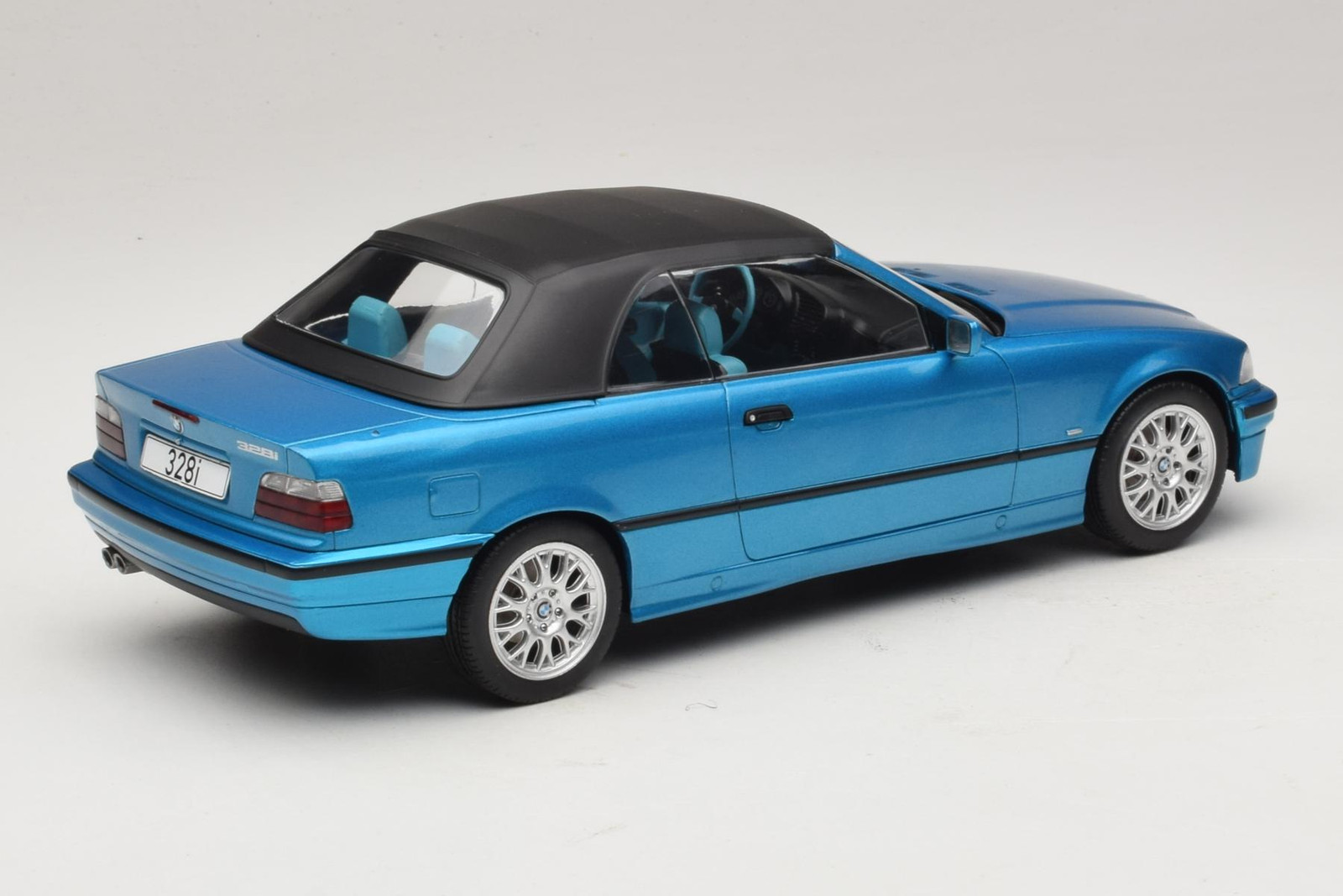 BMW 3 Series E36 Convertible 1:18 Blue Metallic MCG | MCG18319