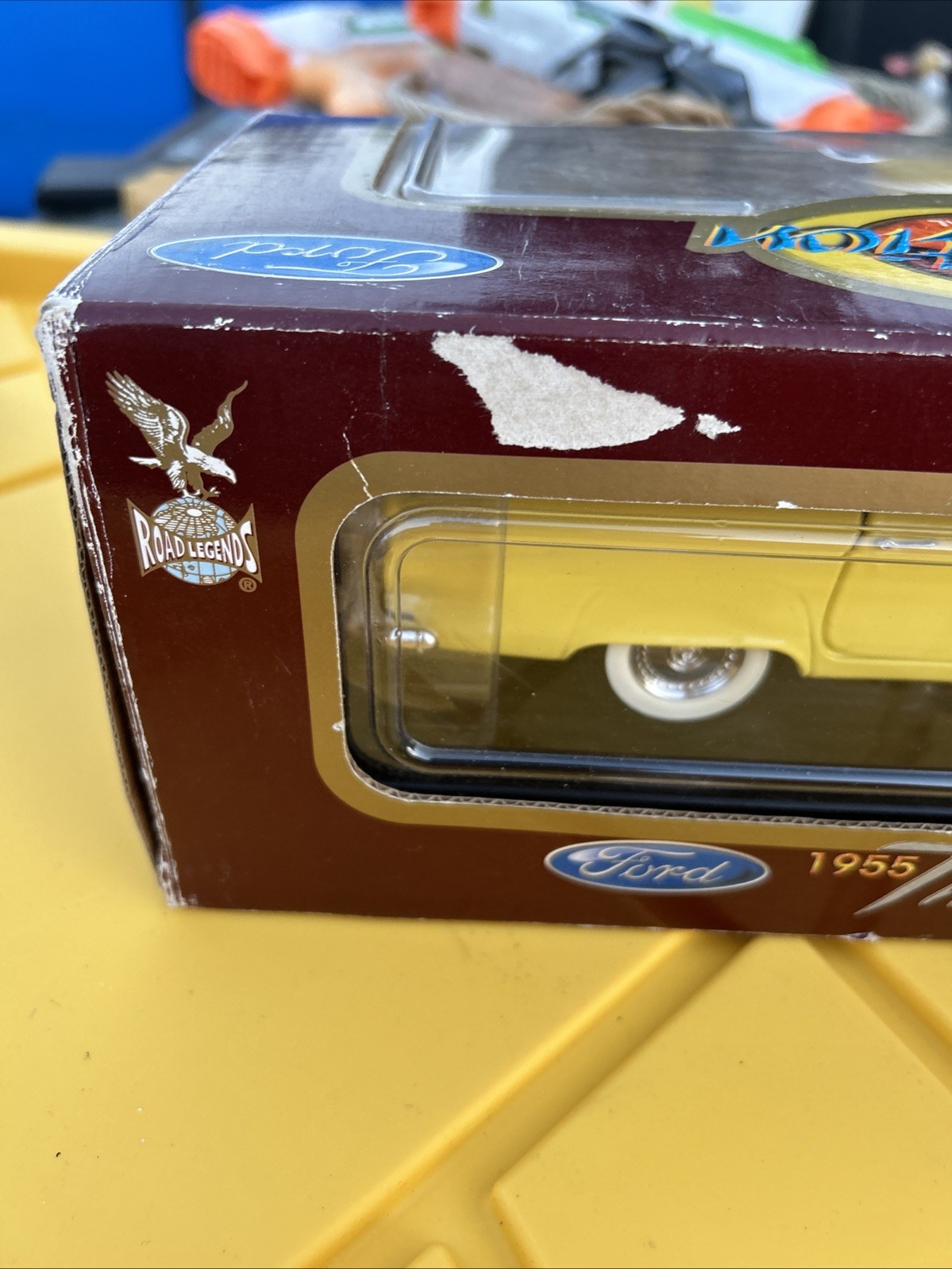 Road Legends Yat Ming 1955 Thunderbird Yellow removable top scale 1:18 Used