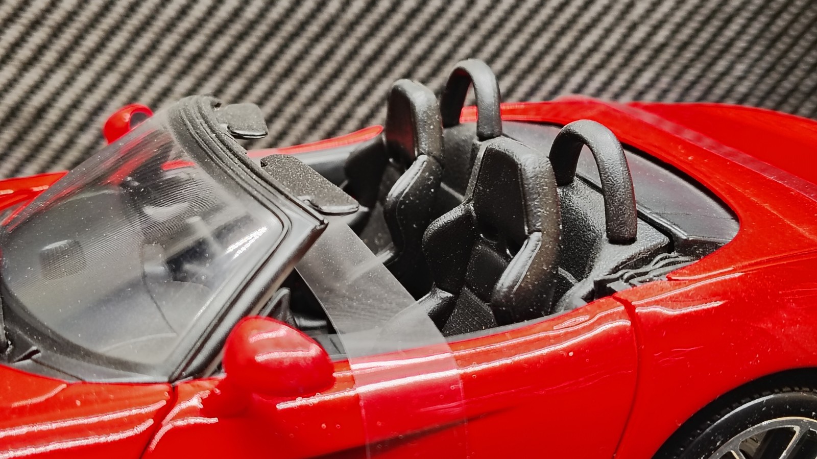 Maisto 2003 Dodge Viper SRT-10 Red Diecast Model Car 1:18 Scale No Box