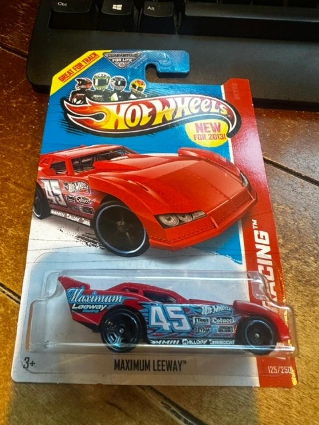 2013 Hot Wheels HW Racing Maximum Leeway #125 Red