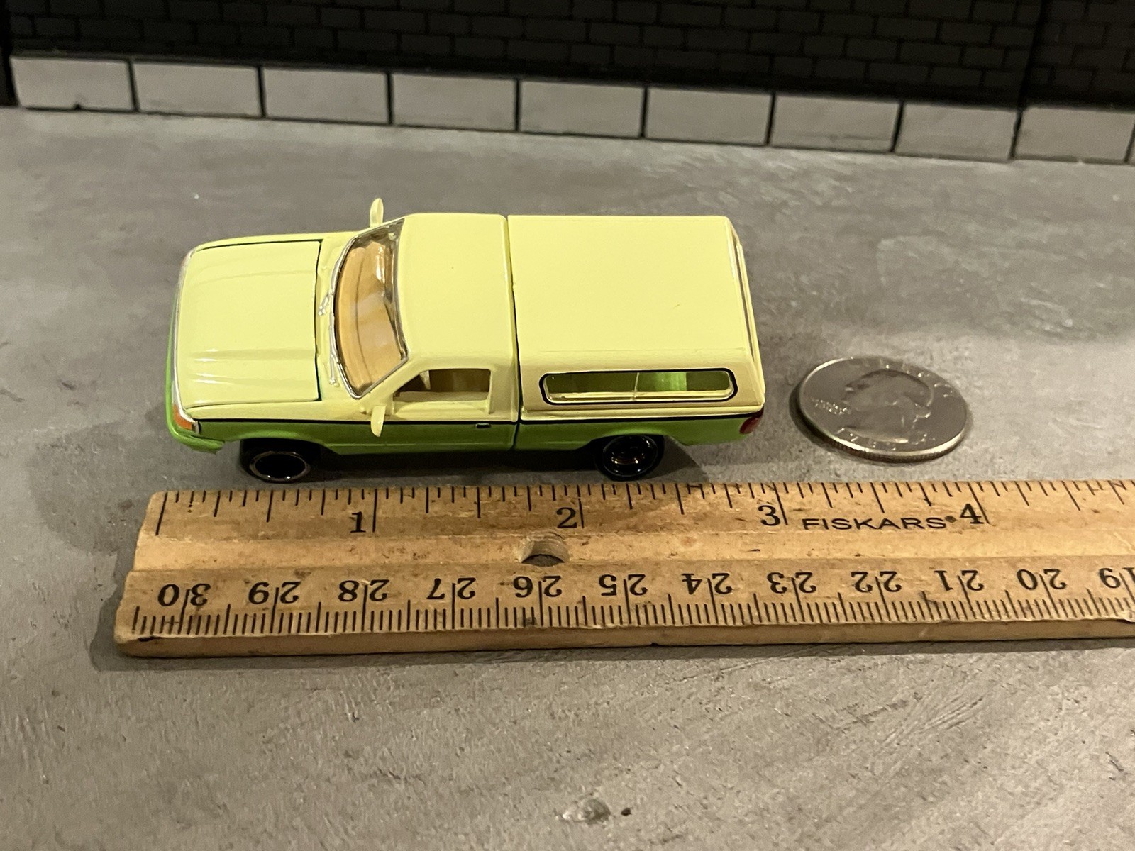 1995 Ford Ranger Lowrider 1/64 Scale Custom M2 Machines Diecast Car 3 Wheel Pose