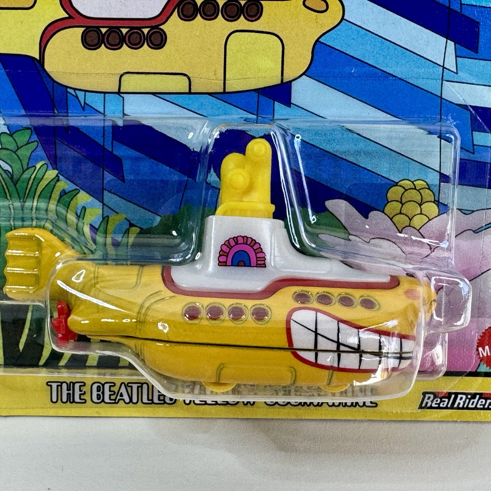 Hot Wheels Premium Beatles Yellow Submarine Pop Culture Real Riders Metal Metal
