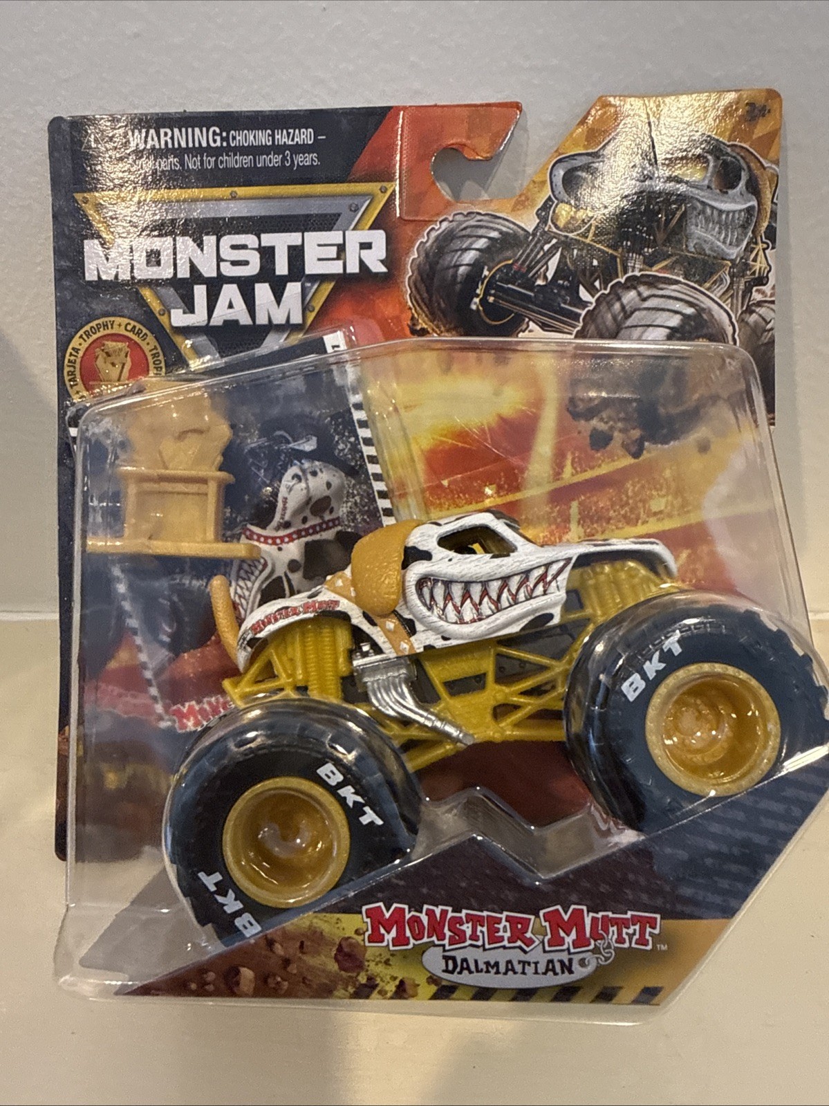 SPIN MASTER MONSTER JAM GOLD TROPHY CARD SERIES MONSTER MUTT SERIES 01 NEW 2026