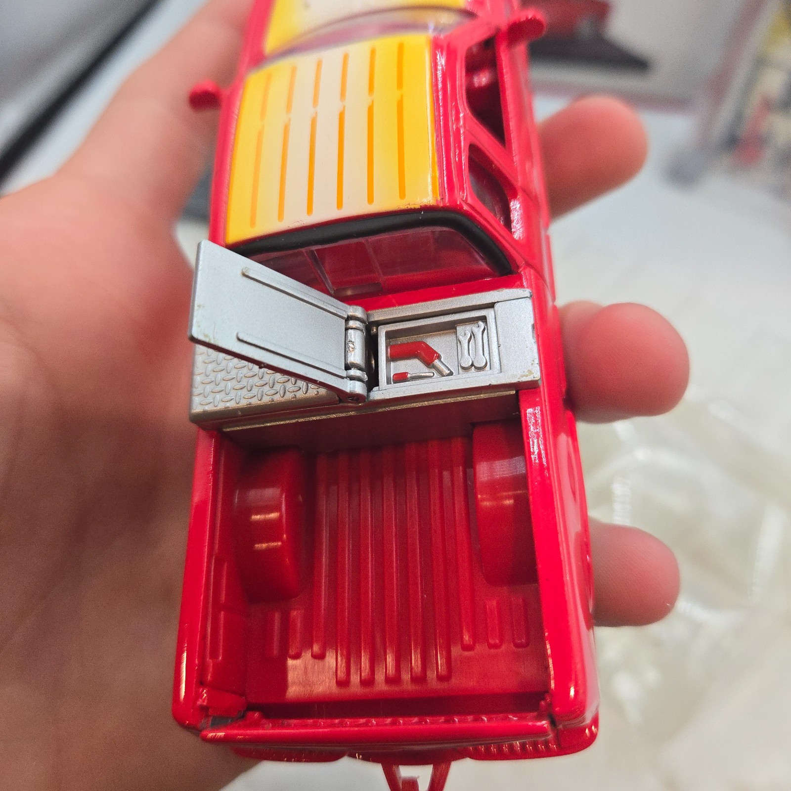 Snap-on Modern Garage Diorama Ford F-150 Super Cab