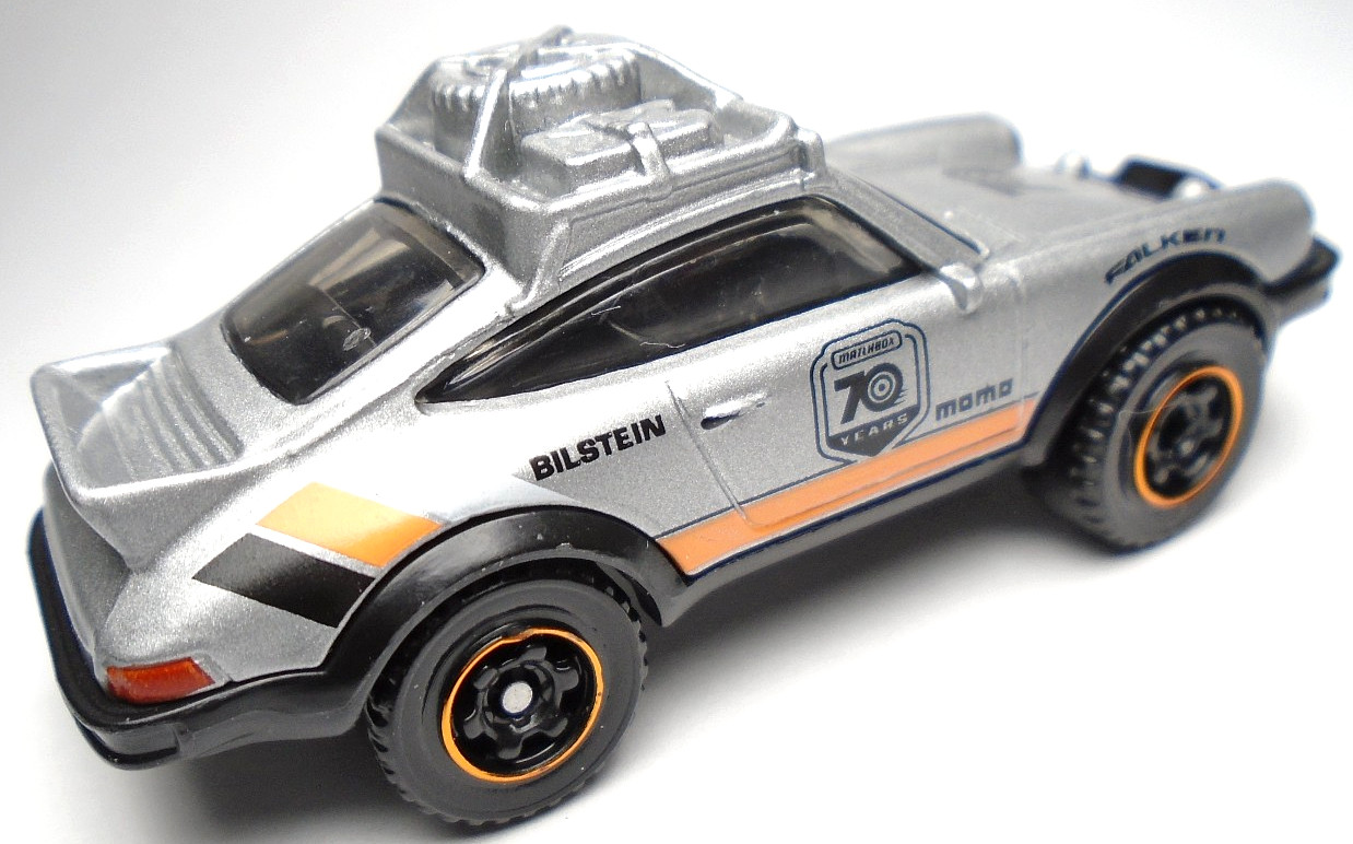 2023 MATCHBOX HIGHWAY 70 YEARS 1985 PORSCHE 911 RALLY SILVER DIECAST 2 3/4″ CAR