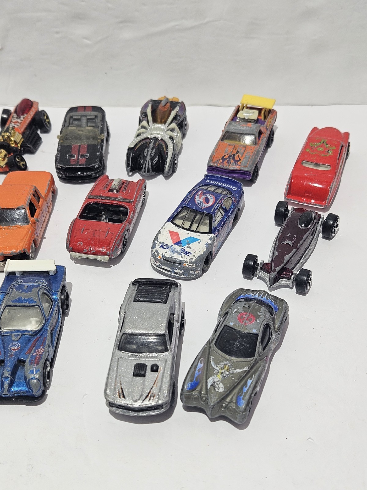 Diecast Cars Hot Wheels Matchbox Mixed Brands Played With – Lot of 25