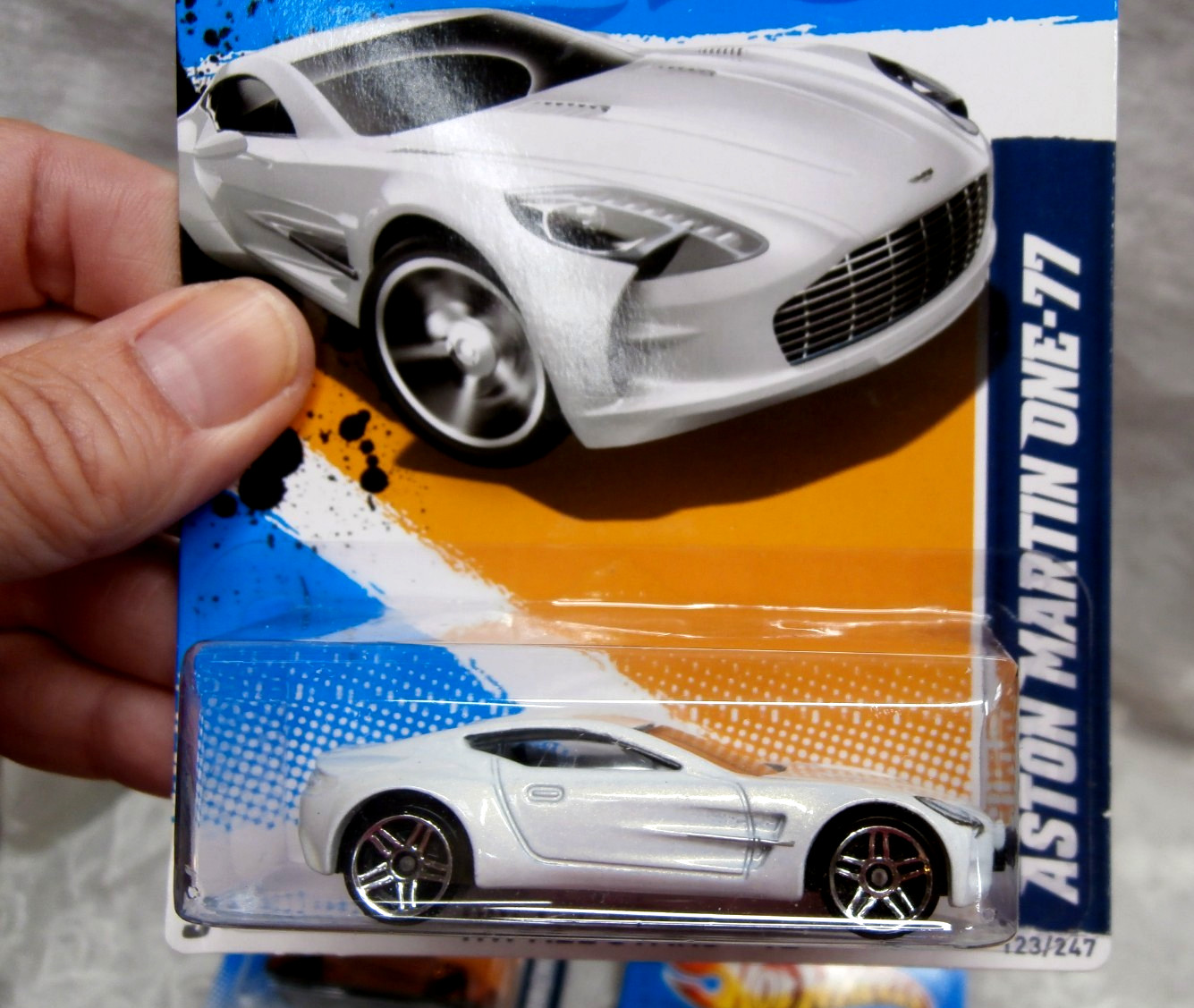 Lot/3 HOT WHEELS HW ALL STARS ’12 Lamborghini Aston Martin NIGHTBURNERZ ’11 NOS