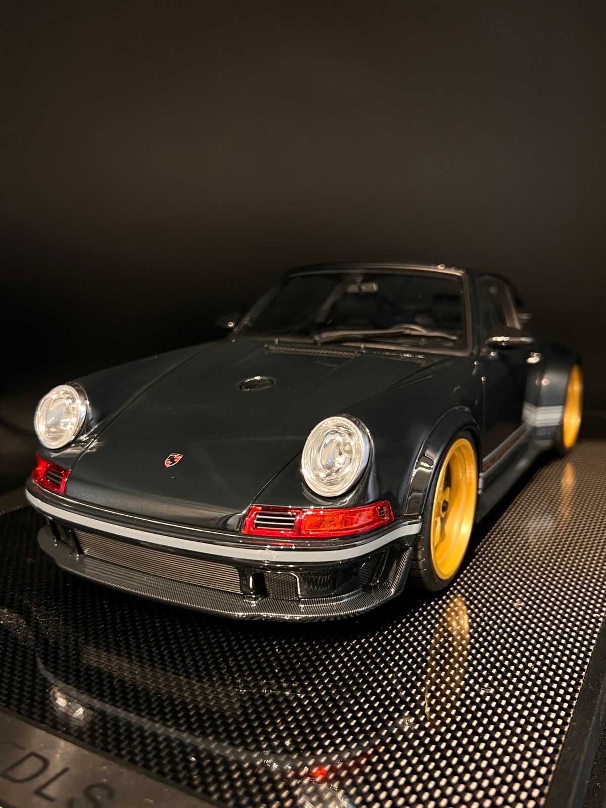 Porsche 911 Singer DLS (Black) [IVY Model] 1:12 scale