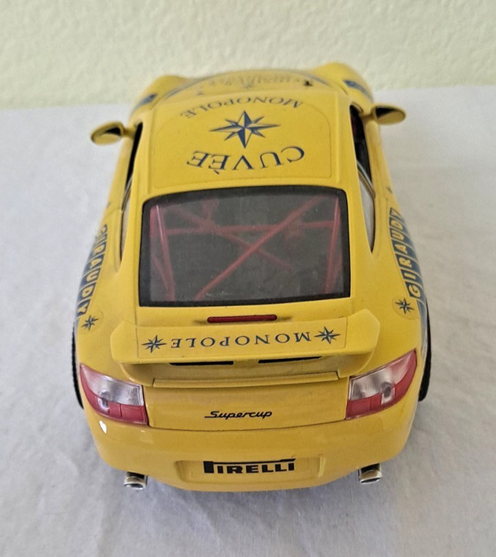 Burago 1/18 Scale Diecast – 3395 Porsche 911 GT3 CUP Giraudy