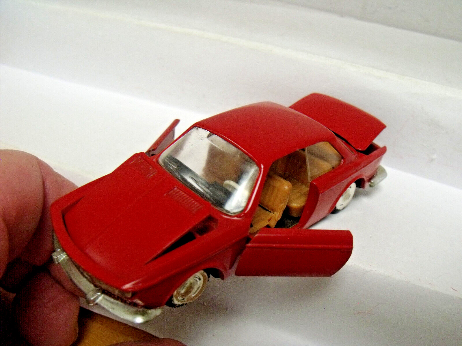 SABLON #4, BMW 2000CS, RED, VERY GOOD CONDITION -BAD WHEELS, NO BOX, COMB SHIP