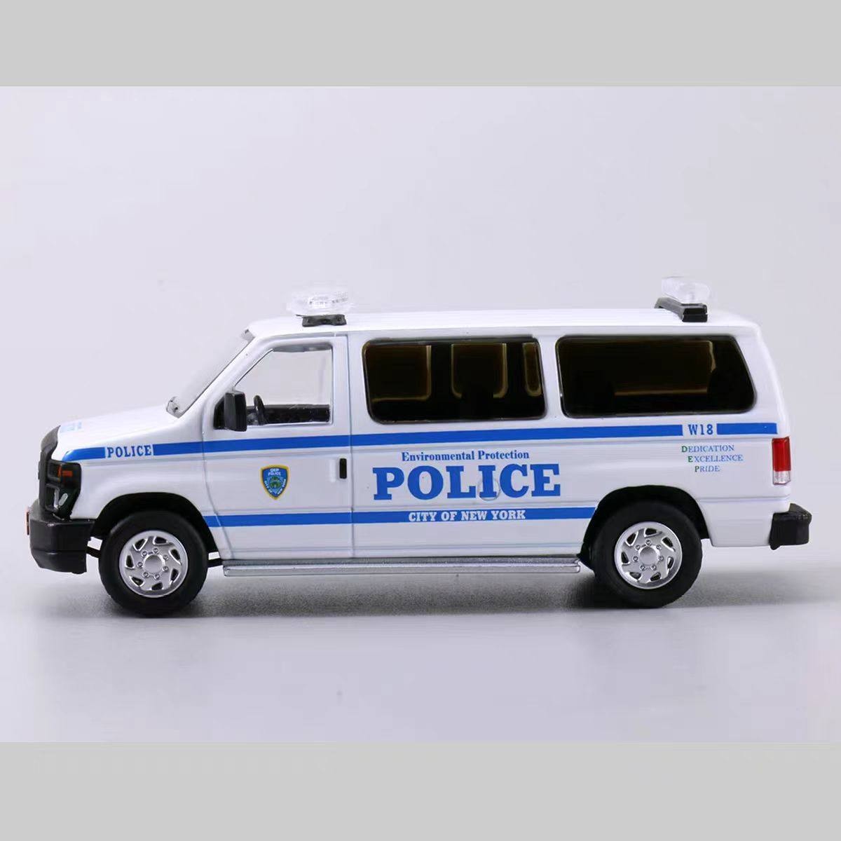 1:64 FOR Ford E350 FDNY New York Fire Department Ambulance Car Alloy Model Car