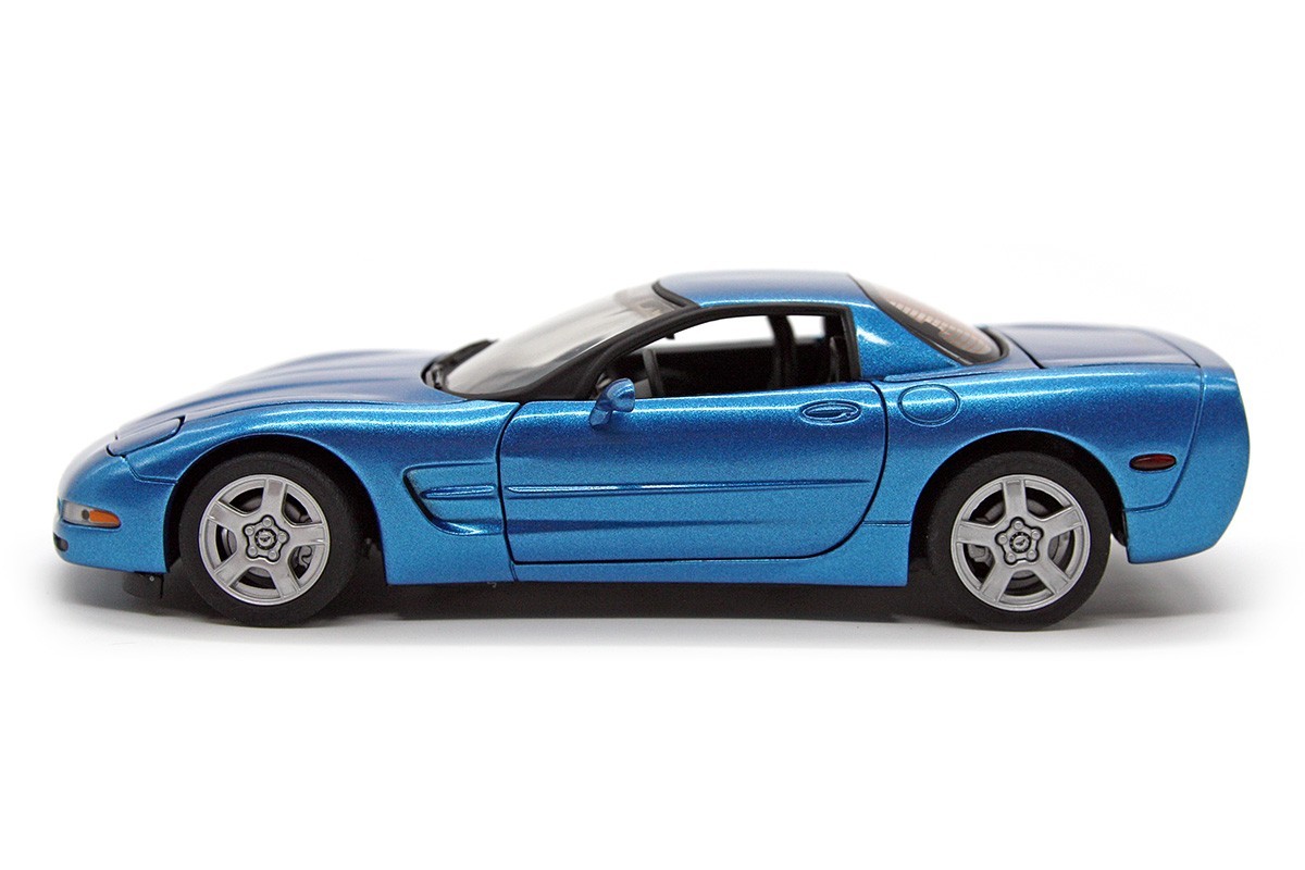 1999 Chevrolet Corvette (C5) Hardtop (1:24) Nassau Blue Diecast (LOOSE), by FM