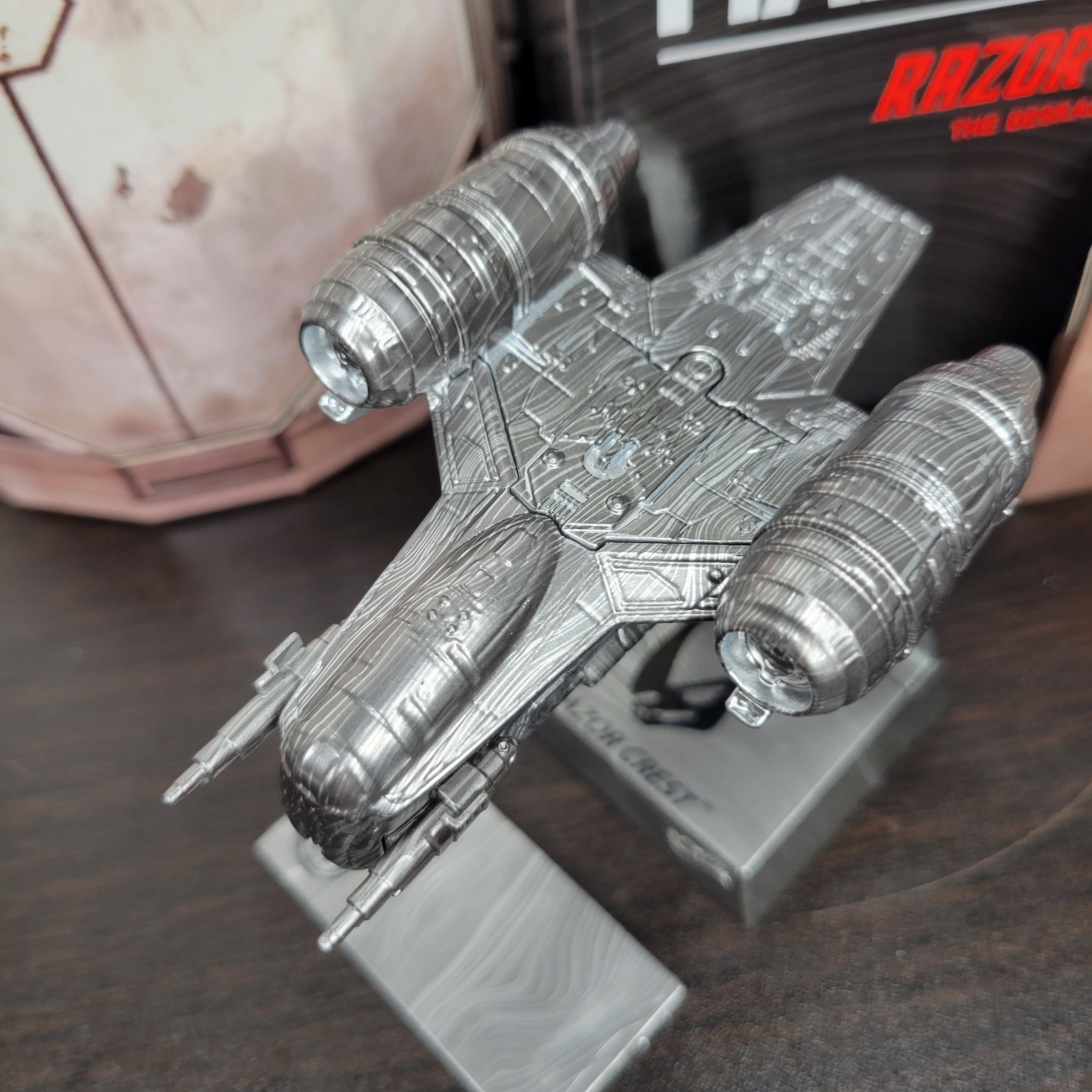 Star Wars Mandalorian Hot Wheels 1:64 Beskar Razor Crest Mattel Grogu Diecast