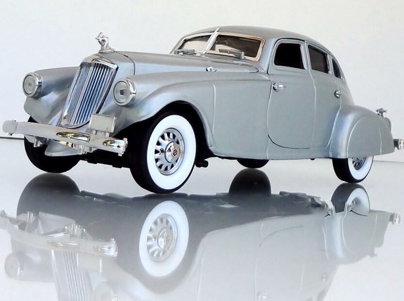 Classic Race Car Racing Racer Carousel SIVR1 18Unique12Metal Diecast Model24