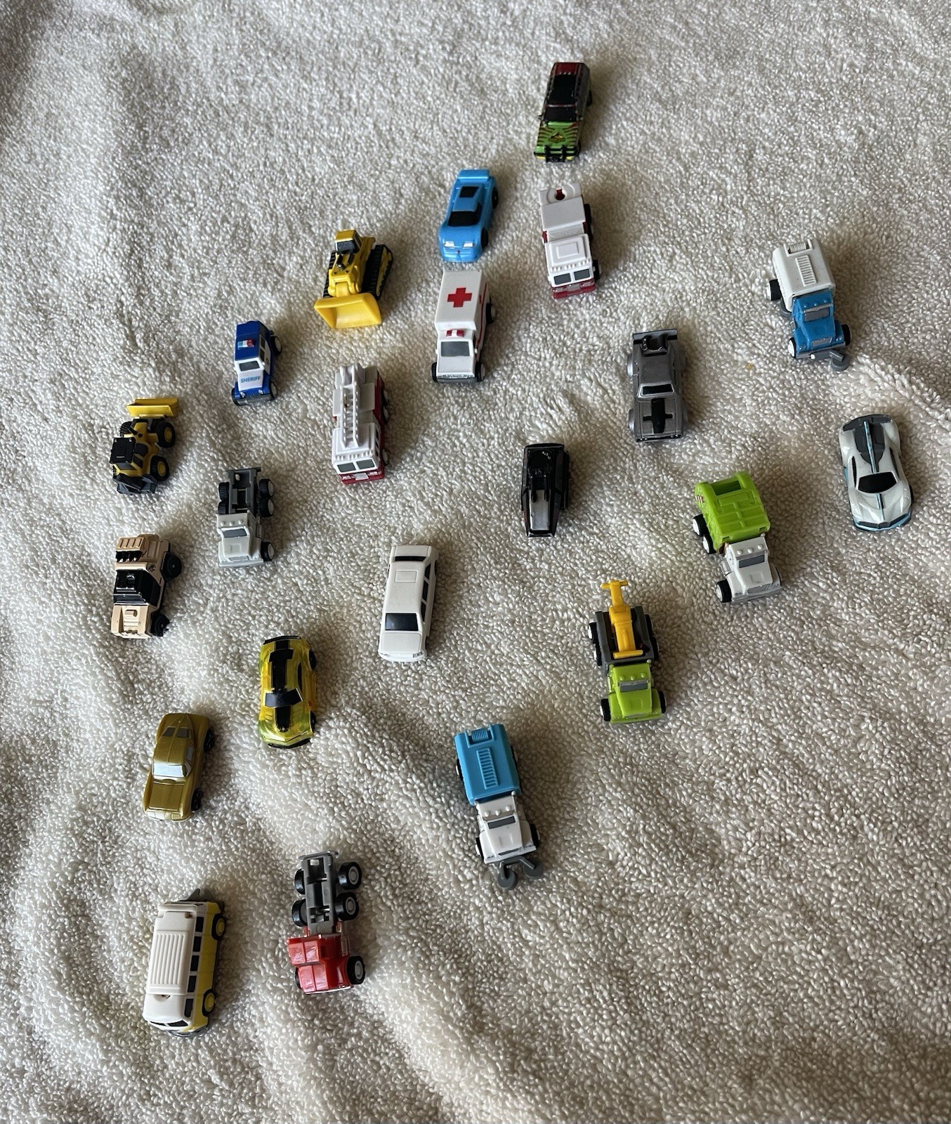 Mixed Lot Of Metal And Plastic Cars