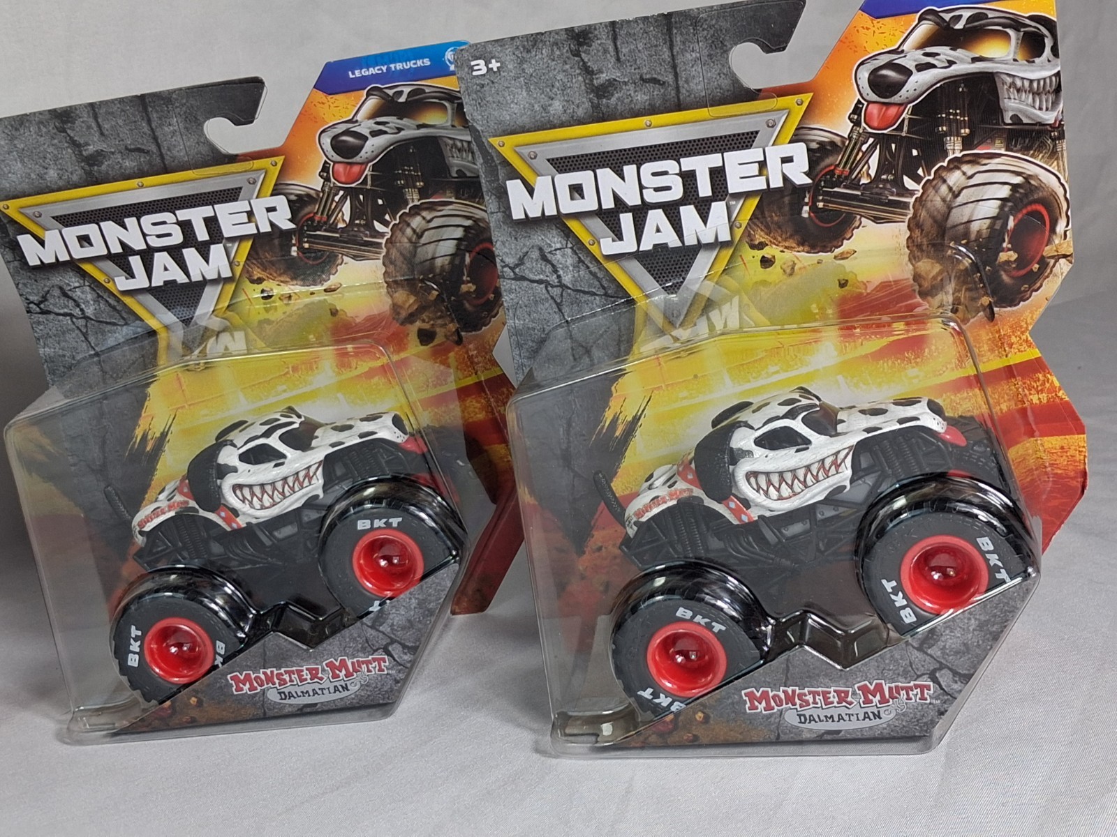 Lot of 5 Monster Jam 1:64 Diecast Trucks Blue Thunder Grave Digger Monster Mutt
