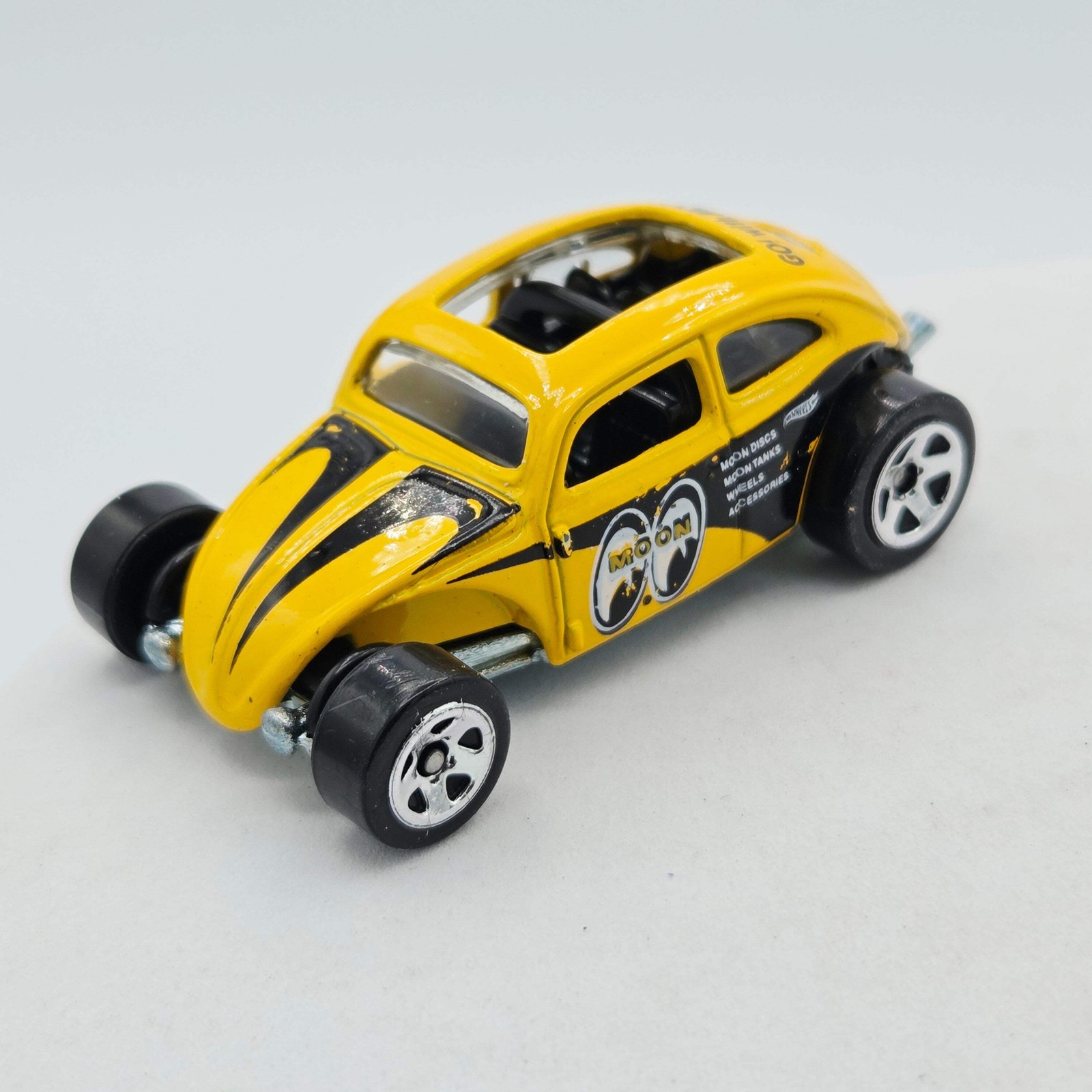 Hot Wheels Custom Volkswagen Beetle “Moon Eyes” (2014 HW Basic – Workshop)