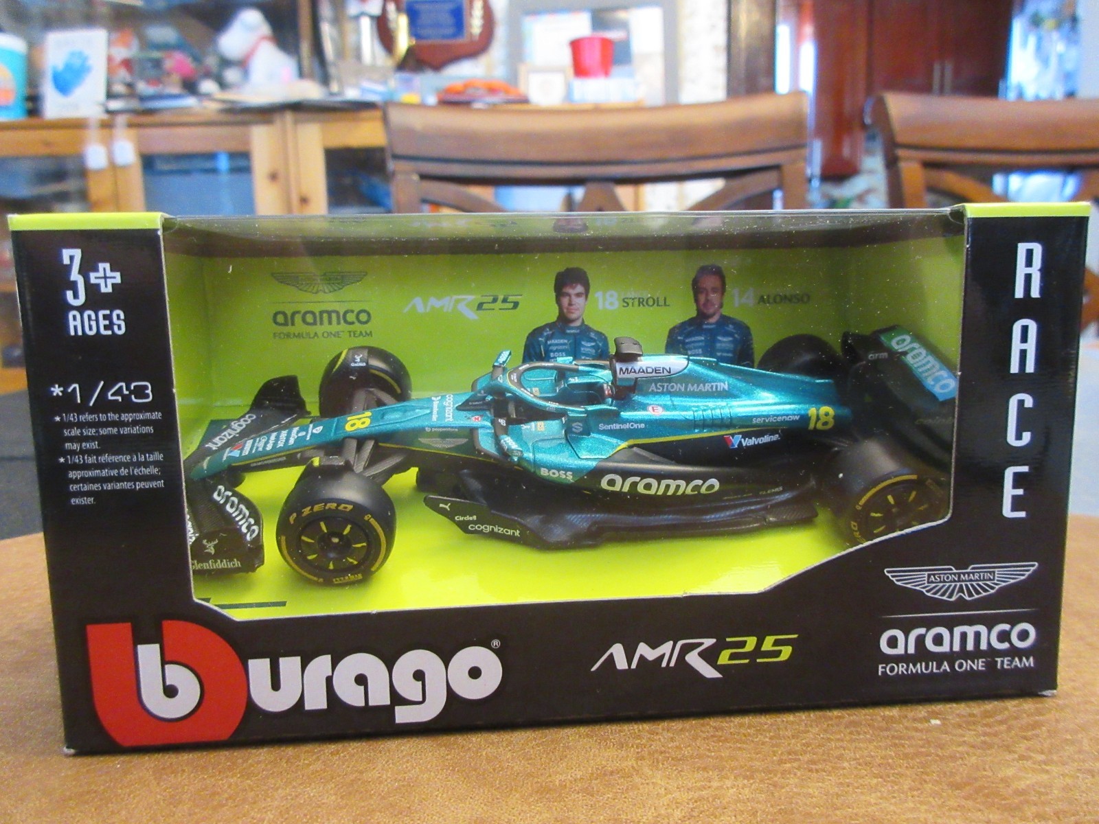 1:43 Bburago F1 AMR25 Lance Stroll Aramco Aston Martin Formula 1 Racing Car 2025