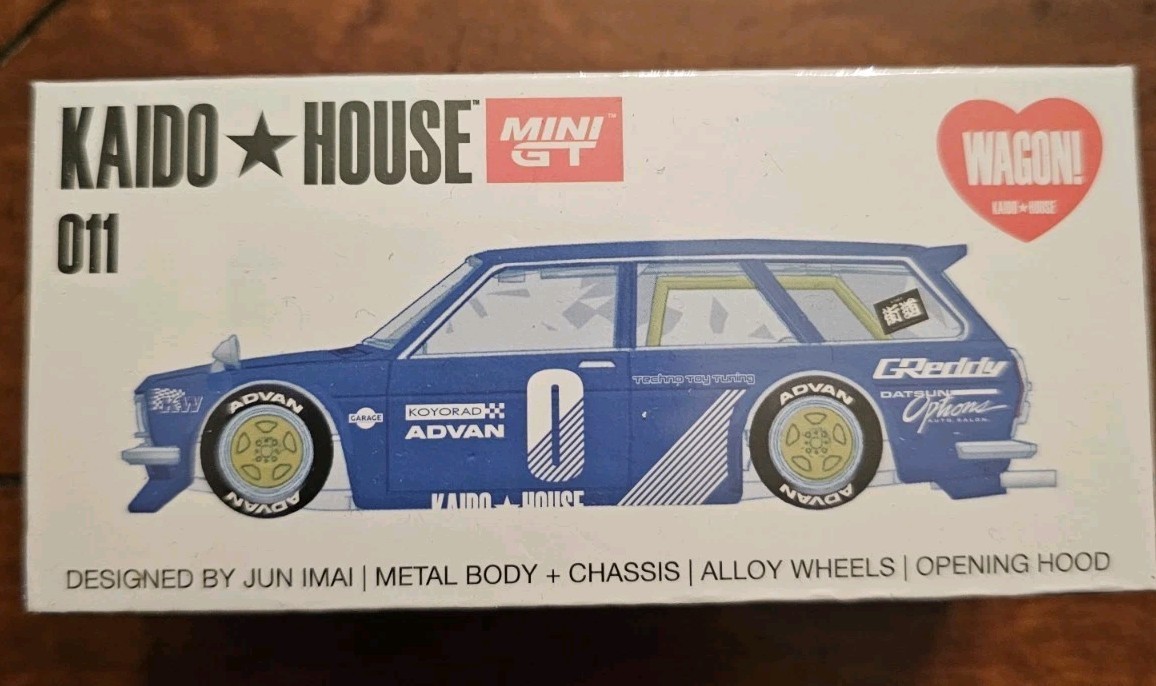 MiniGT Datsun Kaido House Datsun 510 Wagon Blue 011