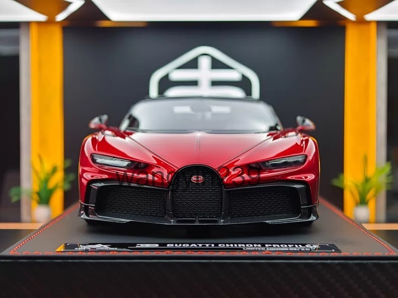 BBA Model 1/18 Bugatti Chiron Profilée Metallic Red Car Model