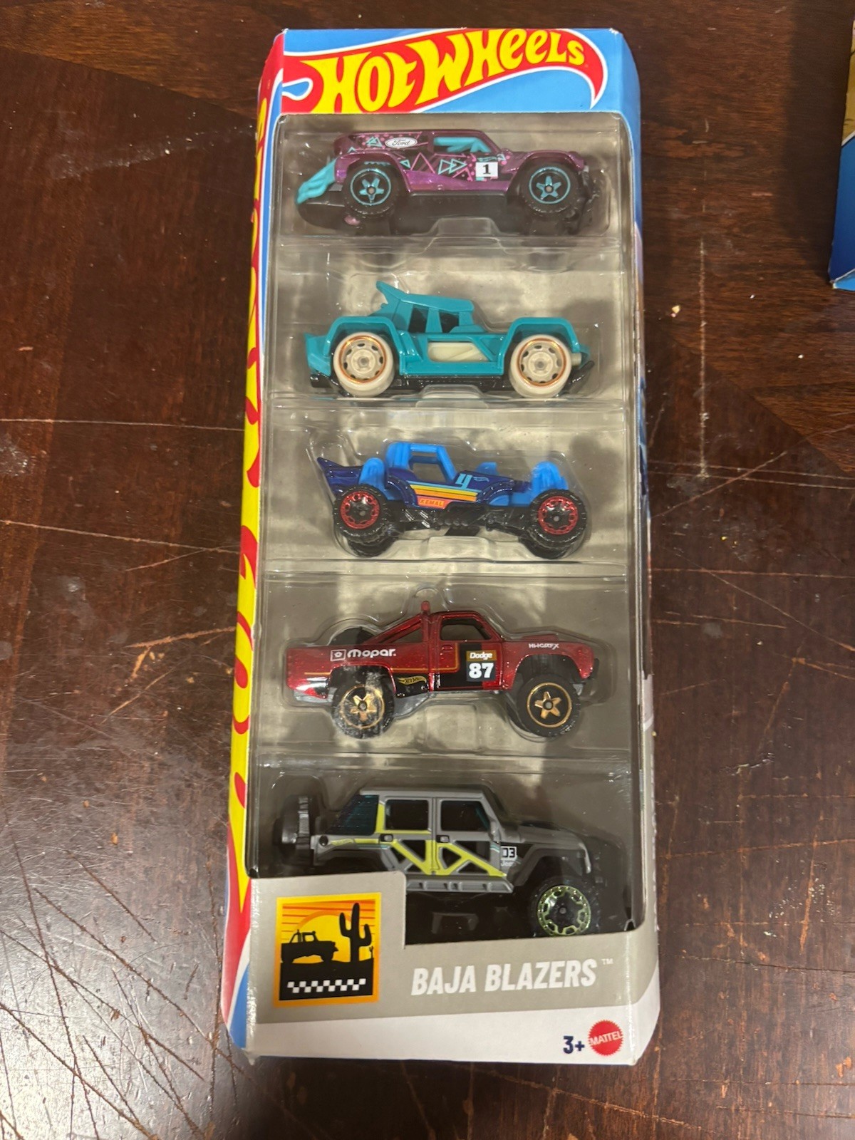Lot of 7 Hot Wheels 5 Car Gift Packs NEW Plus 2 Maisto 5 Cars- One 8 Cars Pack