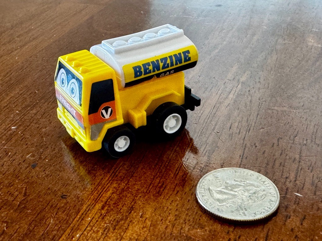 [FUNCORN TOYS] Superveloci 12 PACK – PullBack Microtraffic Trucks – Party Favors