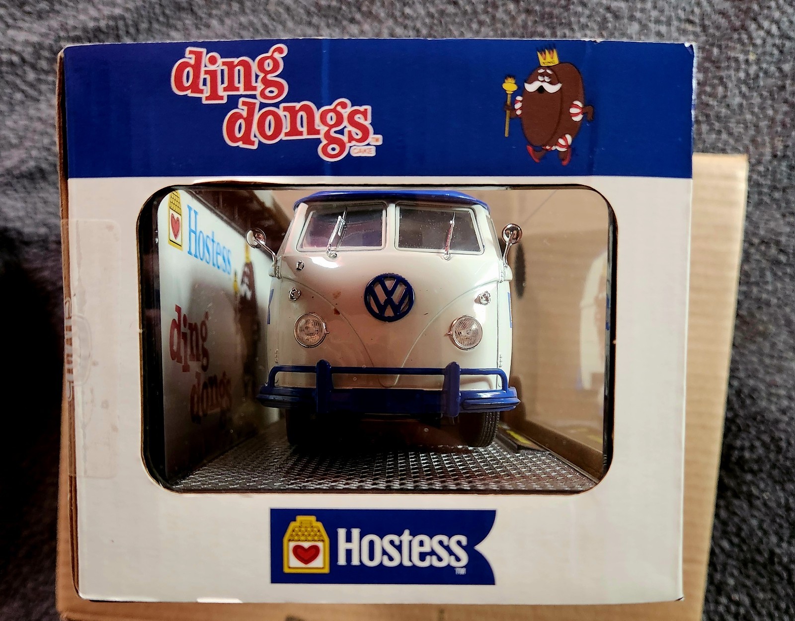 2022 M2 Machines Hostess Ding Dongs Cakes 1960 VW Delivery Van Limited Edition