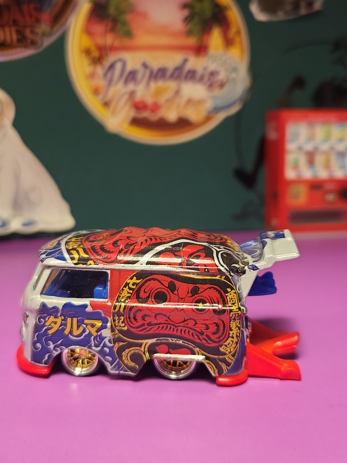 Hot Wheels Custom 1:64 Scale Kool Kombi Diecast Car