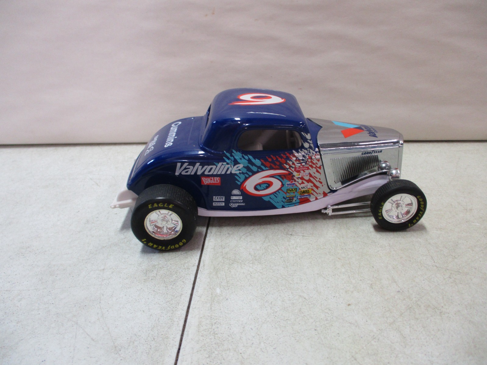 1998 Racing Champions Mark Martin Valvoline 1933 Ford