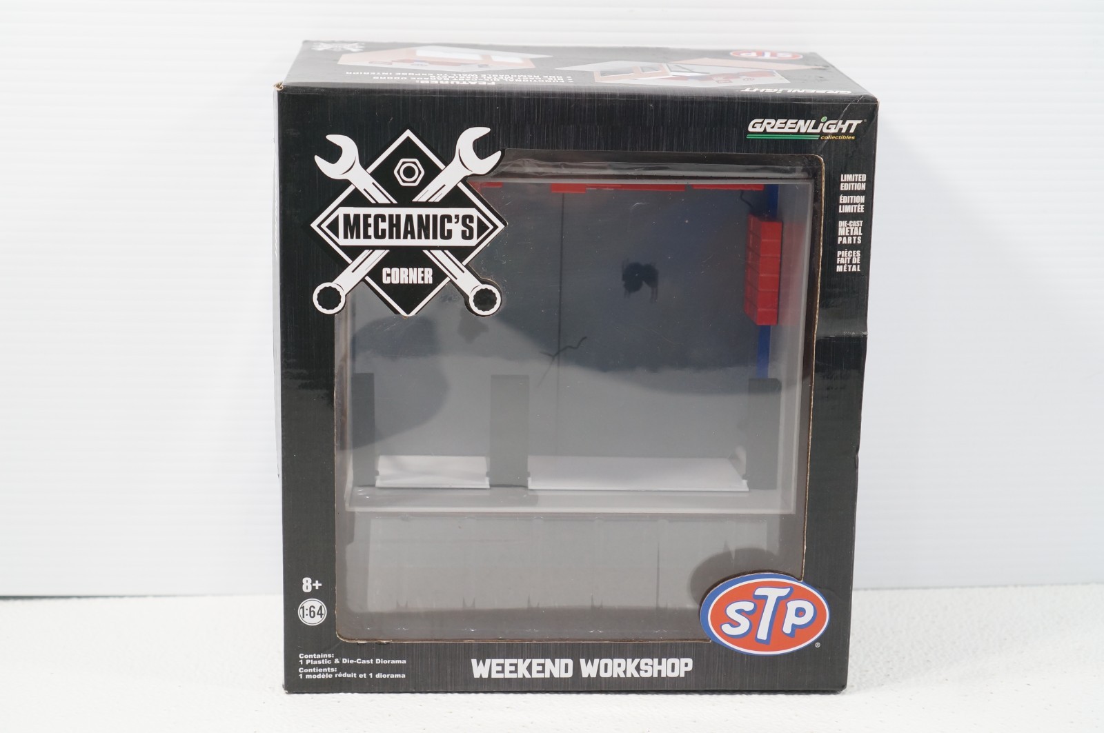 Greenlight Mechanic’s Corner Weekend Workshop STP 1:64 Diorama