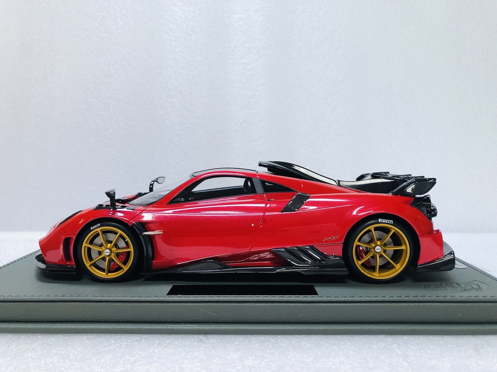 1/18 BBR Pagani Imola Azalea Red Metallic Limited 140 pcs with display case