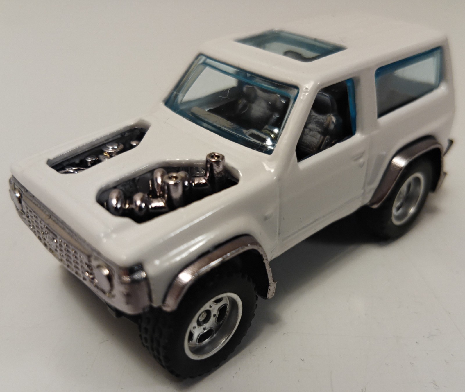 Hot Wheels: Nissan Patrol Custom (Gone in Sixty Seconds Series 4-Josie)