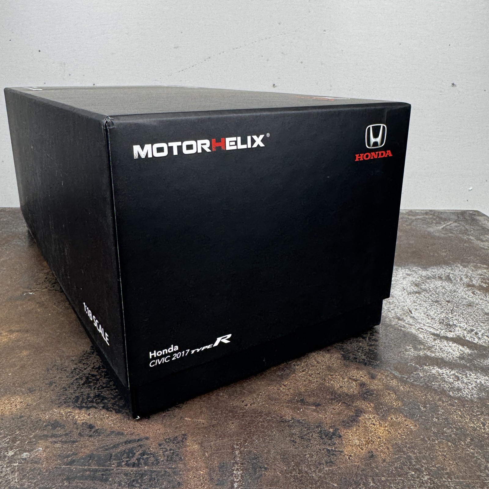 MOTORHELIX 2017 Honda Civic Type R 1:18 Model Vehicle w/ Box WHITE LTD to 299