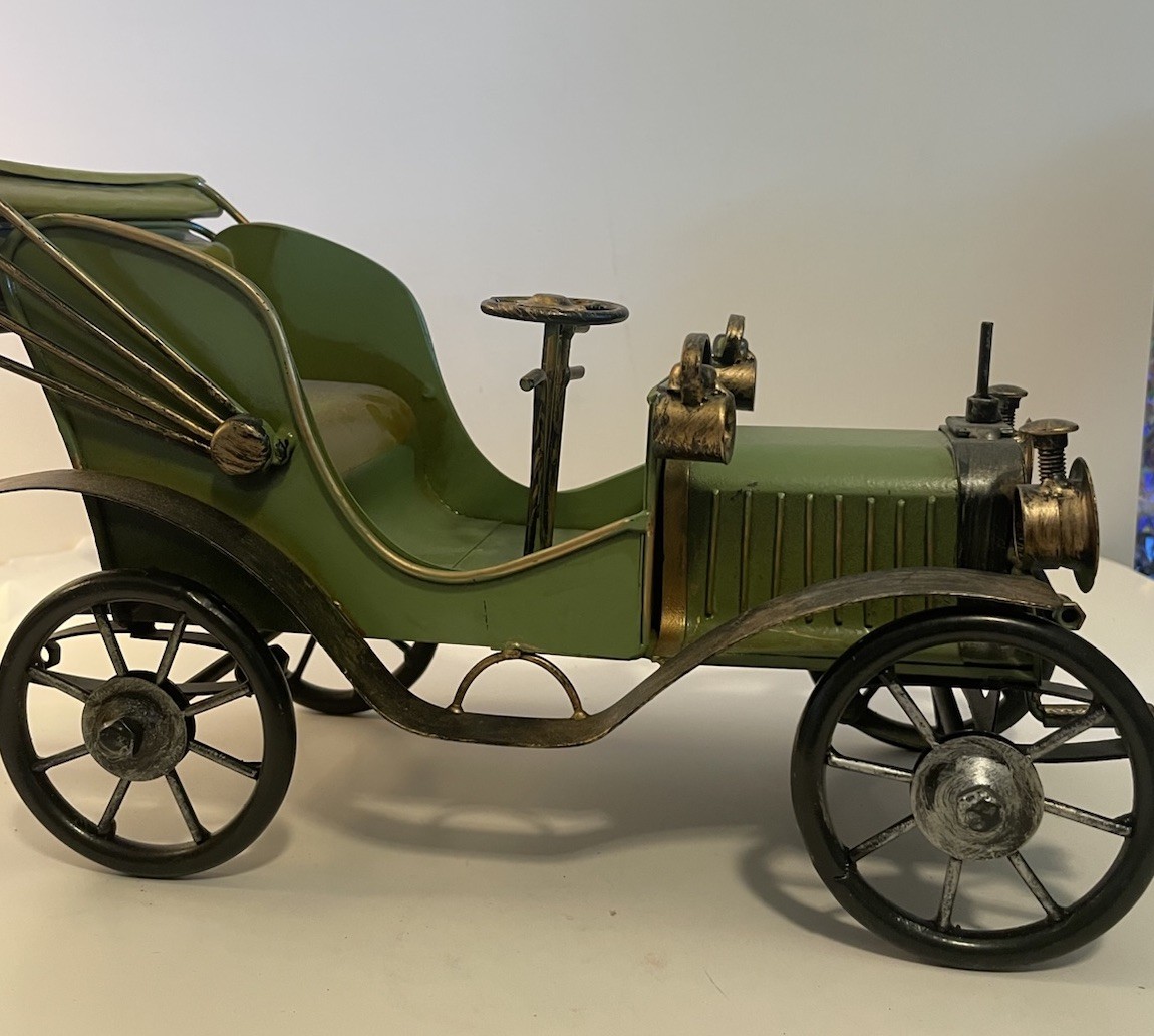 America Retro Classic Car Light Metal Die-cast Car Model T Display Green 12″