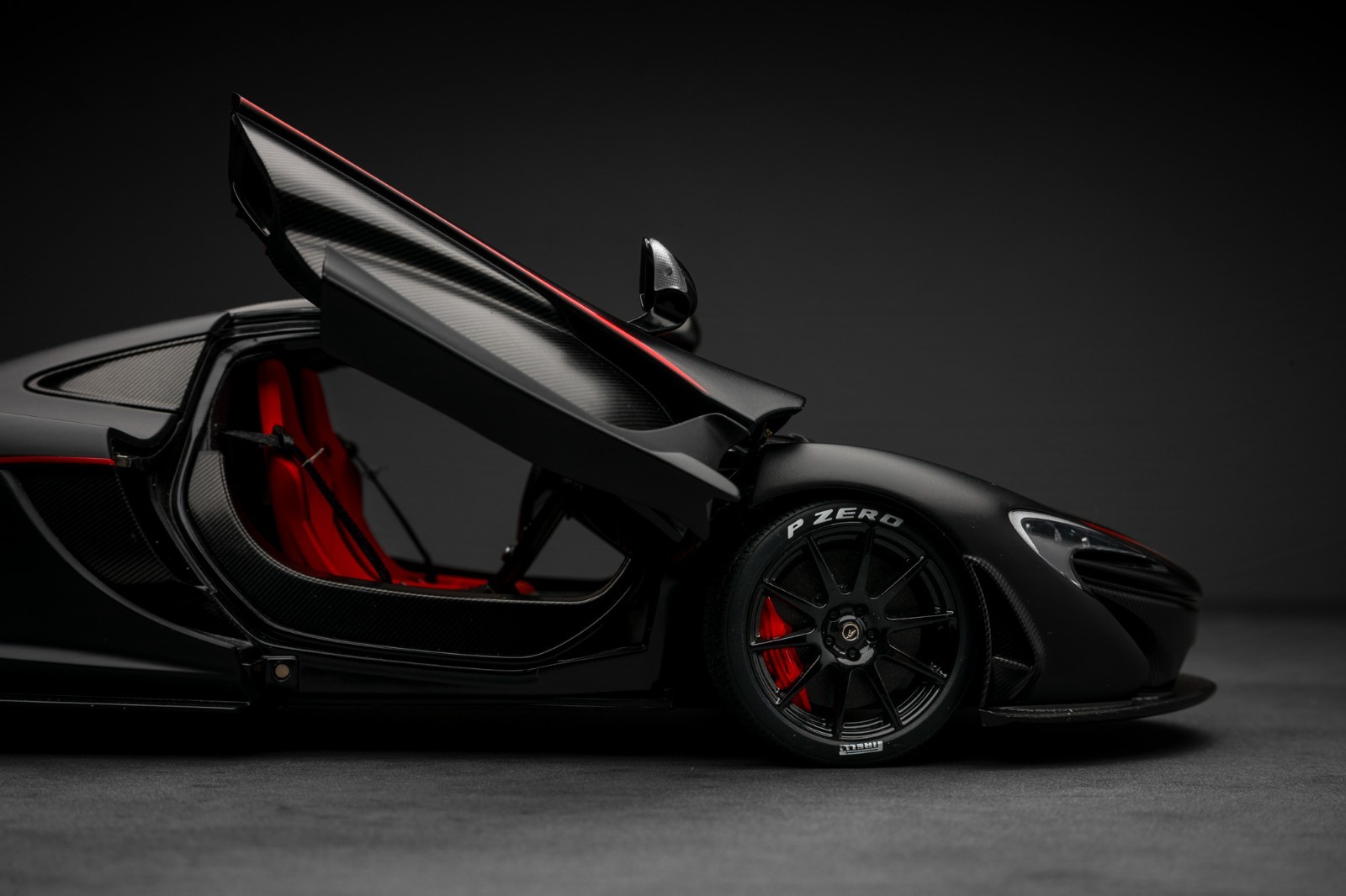 AUTOart 1/18 McLaren P1 Signature Black Matte MIB *RARE*