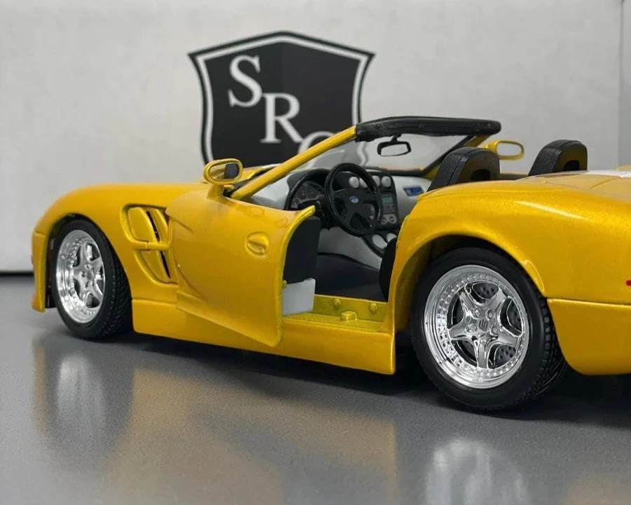 Shelby Series one 1:18 Maisto Exclusive Style Special Edition – Yellow