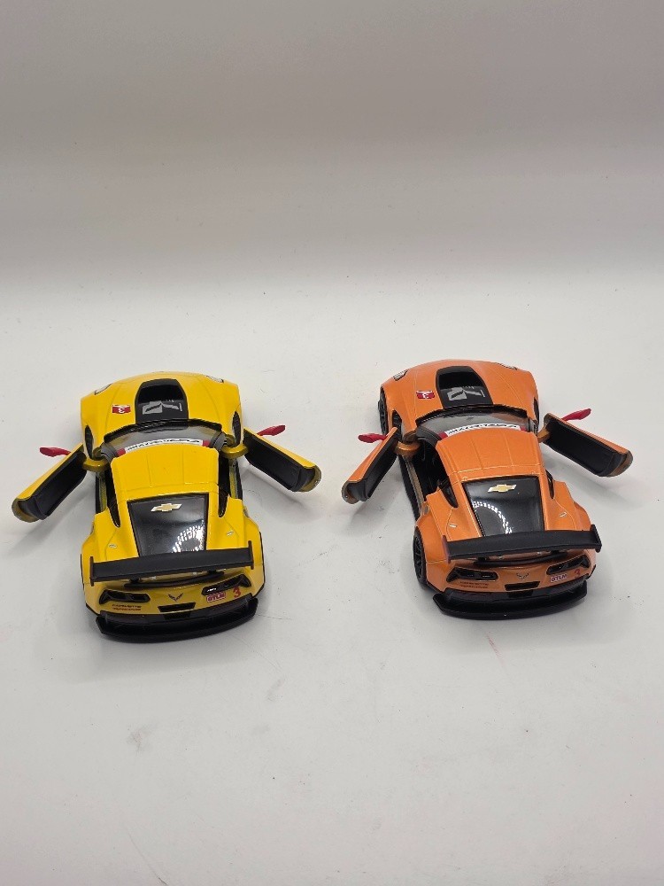 (LOT OF 2) KINTOY Pull Back Die-Cast Metal – 2016 CORVETTE C7R YELLOW & ORANGE
