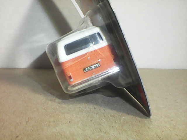 2026 Matchbox The Movie 10/12 “1973 Volkswagen T2B Bus” White/Orange, Short Card