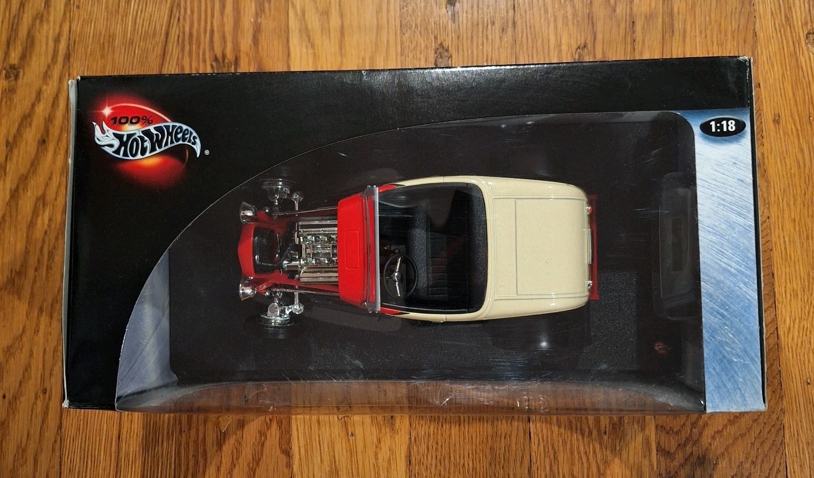 Hot Wheels 2000 1932 Ford Red & Cream with Removable Top 1:18 Scale Diecast Car